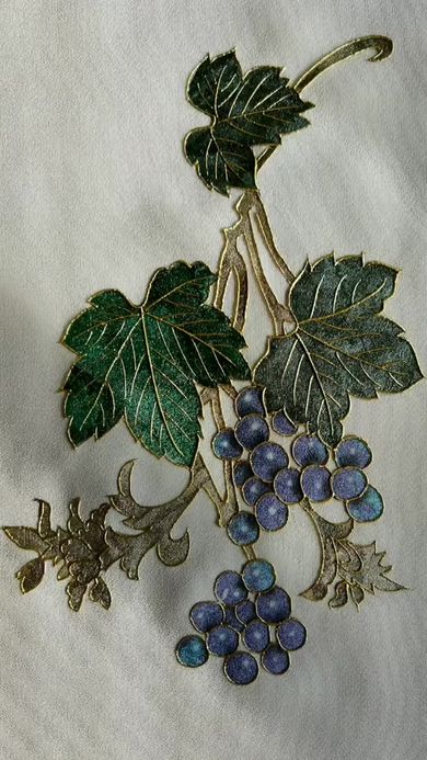 金で彩られた植物の絵