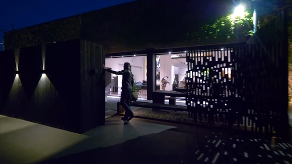 米シカゴのバットマンが住んでいそうな家