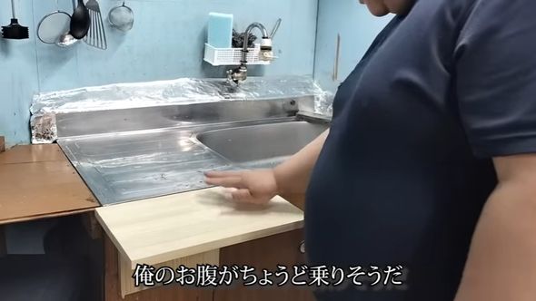 流し台の作業スペースを拡張するため板を追加