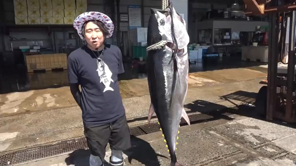 青森県 大間  巨大 マグロ 一本釣り 体験 漁師の船 解体 きまぐれクック