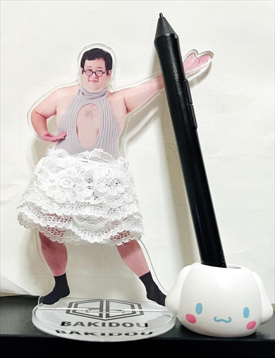 バキ童のアクスタをウエディング仕様に