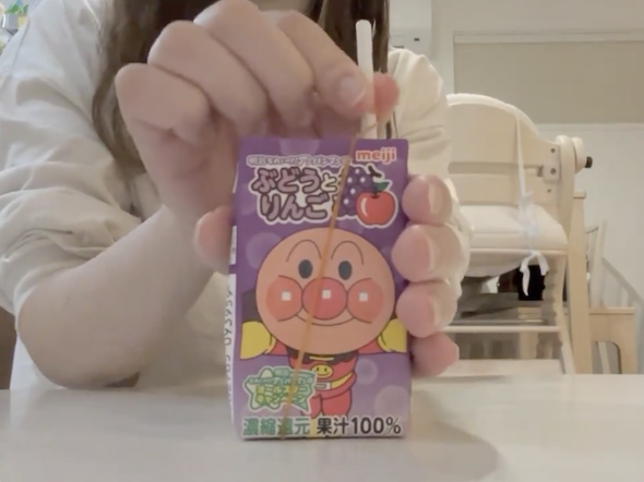 紙パックでストローを固定する方法