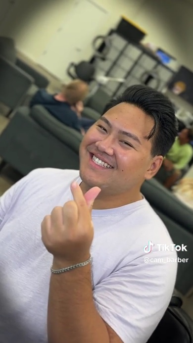 ロングヘアをカット