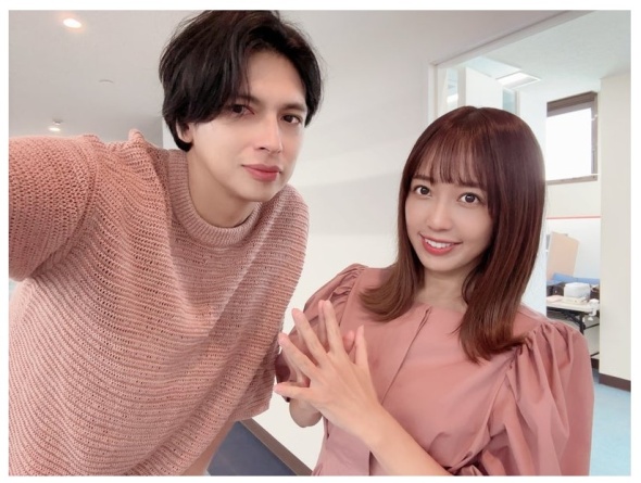 川崎さんと夫のアレクさん