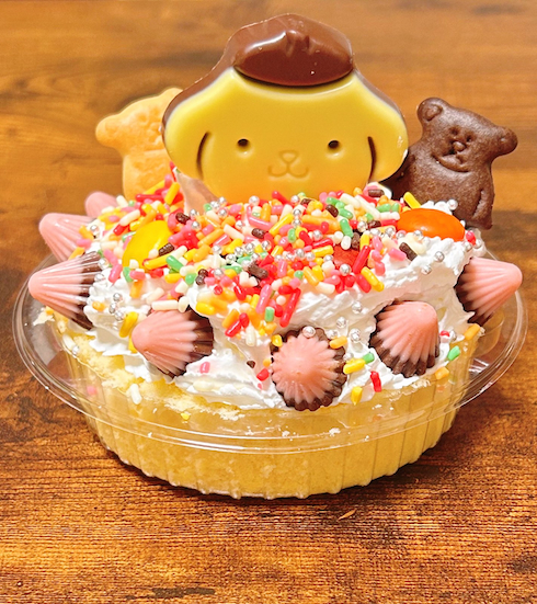 ローソンのプレミアムロールケーキをトッピング