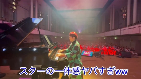 ドイツのアニメフェスでマリオのBGMをピアノ演奏