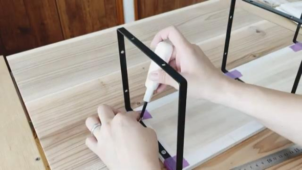 アイアンスクエアブラケットを取り付ける