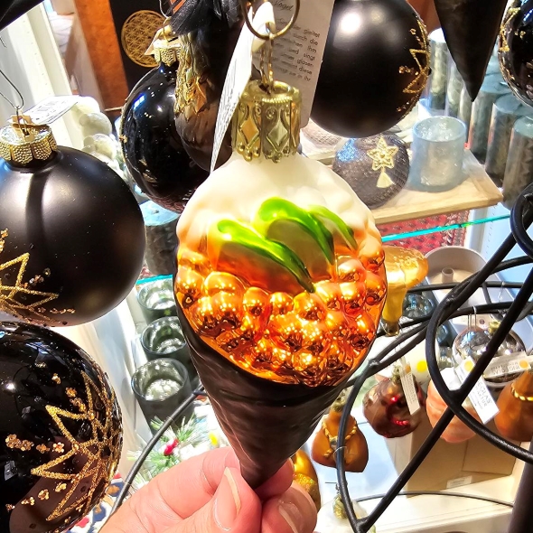 「いくらの手巻き寿司」のオーナメント