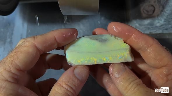 オパールの研磨