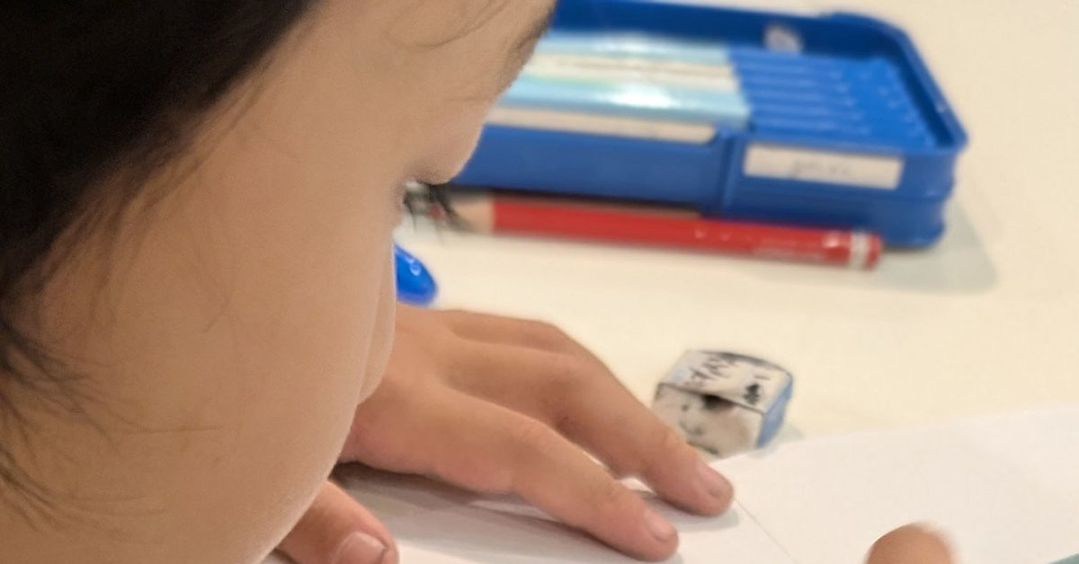 6歳児に3度見した」 芸術一家の息子、“一心不乱に描く絵”に5万