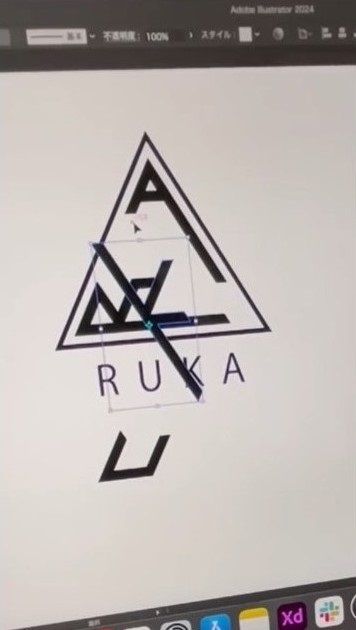 名前のアルファベットがパズルのよう