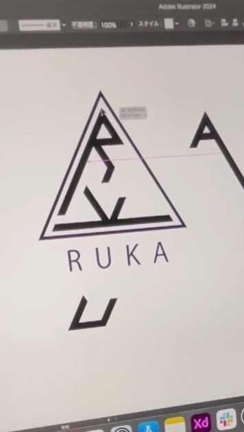 名前のアルファベットがパズルのよう