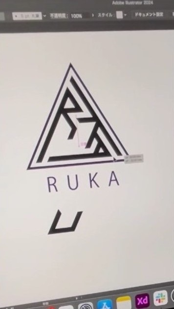 名前のアルファベットがパズルのよう