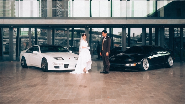愛車フェアレディZ Z32と一緒にウエディングフォト