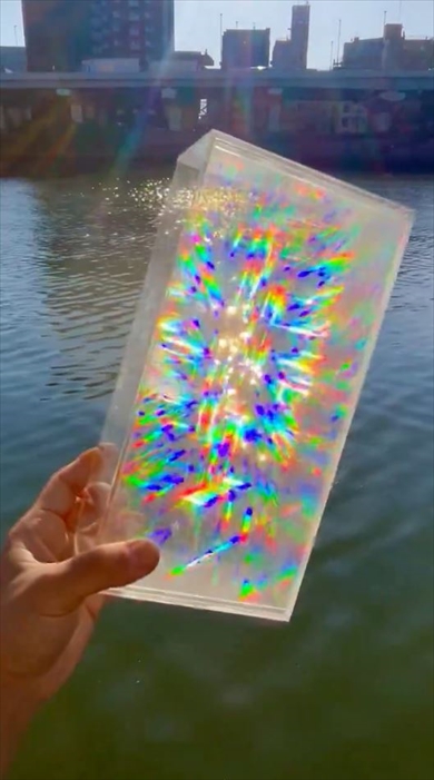 踊り水光スペクトラムきれい