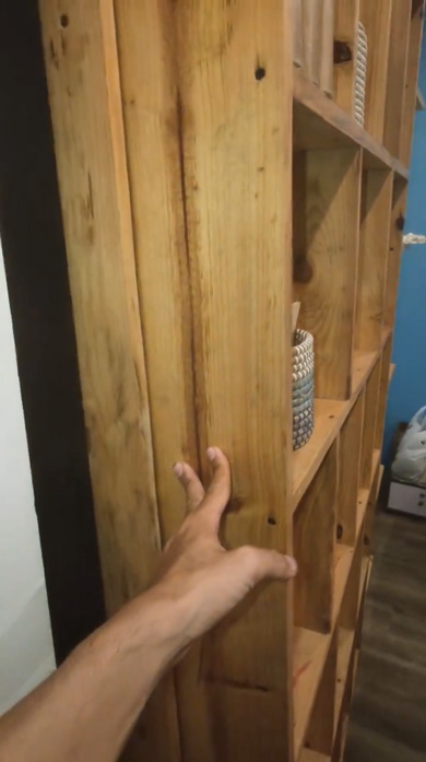 ベトナム 宿 ドミトリー 個室 隠し扉 部屋