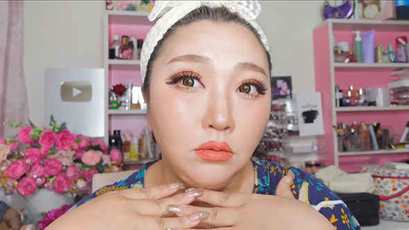 40代の女性がプチプラコスメでメイク