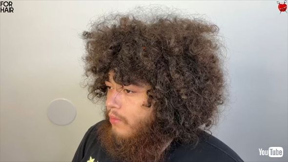 髪とひげがめっちゃ伸びた人のカット