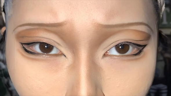 『進撃の巨人』リヴァイ兵長のコスプレメイク