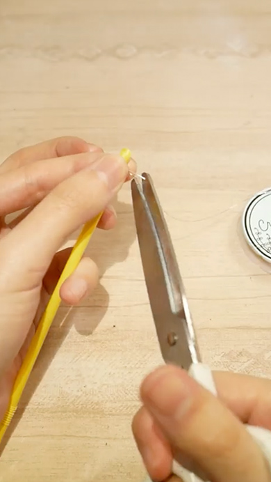 100均のワイヤーを使ったステンドグラス