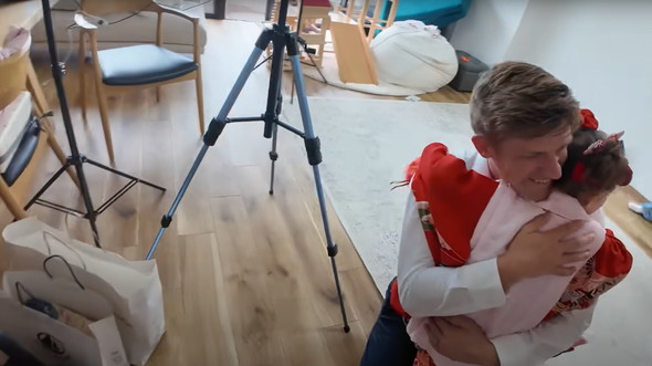 娘の着物姿を初めて見たアメリカ人パパ