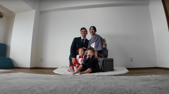 娘の着物姿を初めて見たアメリカ人パパ