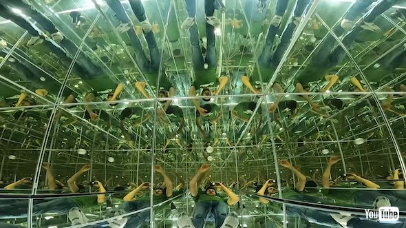 全面鏡の部屋を作ってみる