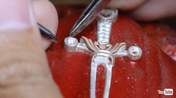 ローズクオーツで作るキュートなハートソードのアクセサリー