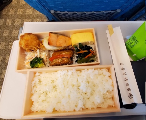 銀白弁当の中身