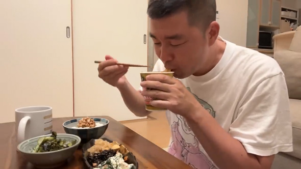 妻が好きすぎる 夫 妻不在 4日間 モニタリング 留守番 ひとり飯 仲良し