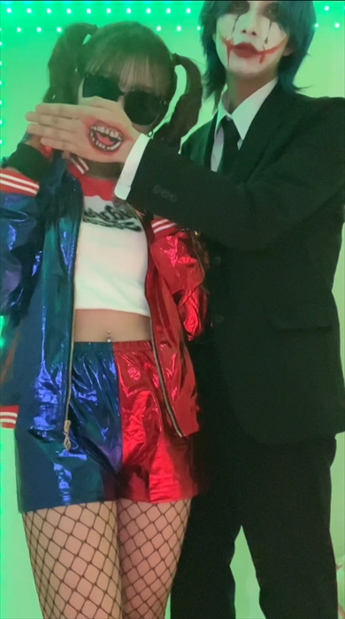 ハロウィーン仮装を披露した辻希美、杉浦太陽の長女・希空といとこ