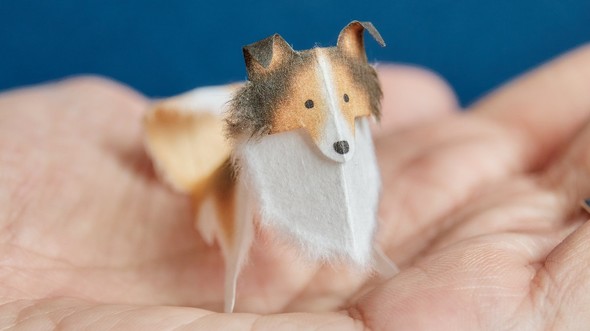 和紙製のシェットランドシープドッグ