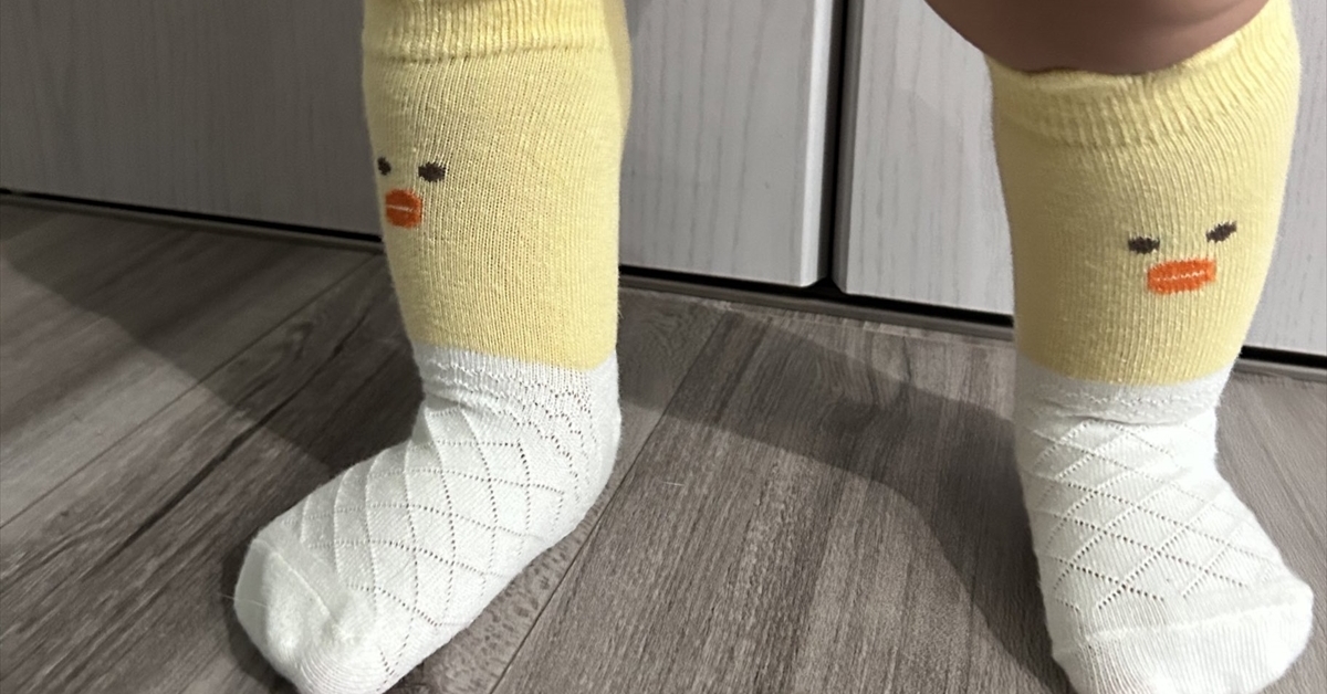「ムチムチすぎwwwww」　西松屋で“3足199円”の靴下購入→赤ちゃんに履かせたら……　愛おしい光景に「尊すぎる」（1/2） | 育児 ねとらぼ