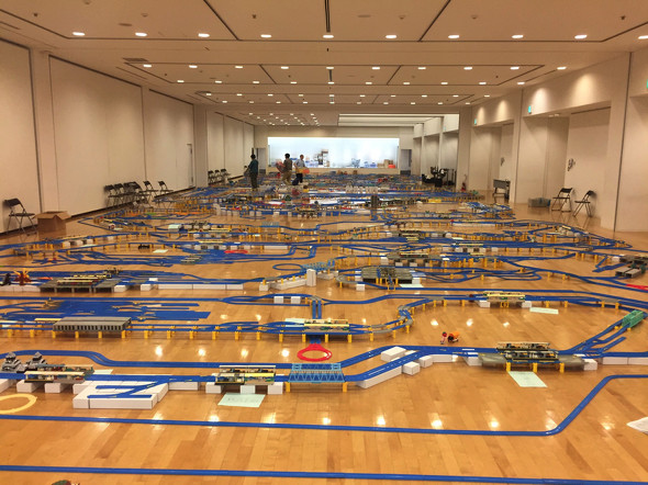 RTといいねの数だけプラレールをつなげる