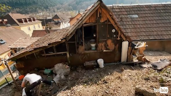 ボロボロの廃屋