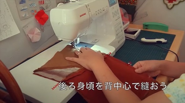 ハギレをつないで縫っていくと