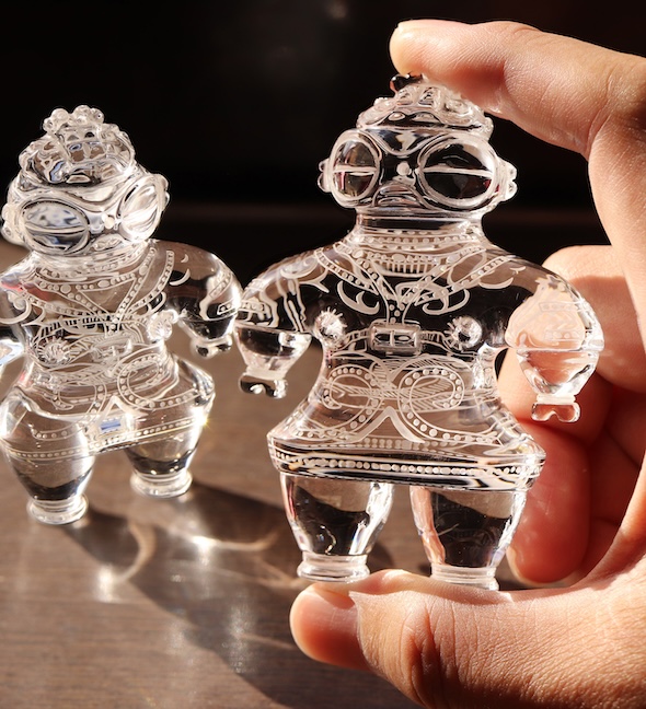 水晶で作った遮光器土偶