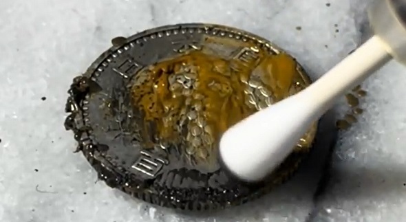 100円をピカピカに02