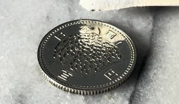 100円をピカピカに03