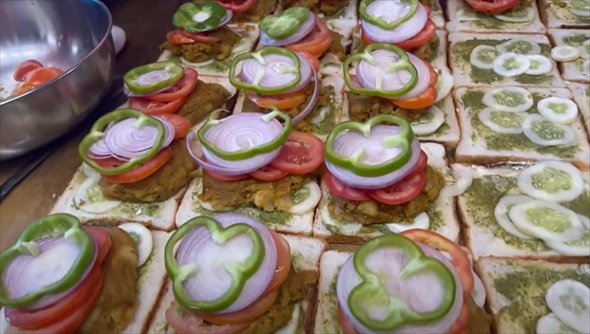 インドのサンドイッチの作り方がすごい