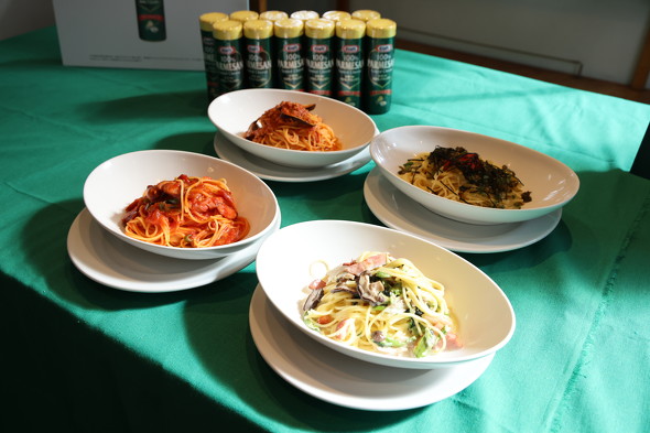 森永乳業 クラフトパルメザンチーズ 「粉雪舞うパスタ店」 ／ オリジナルメニューとして提供される4種類のパスタ