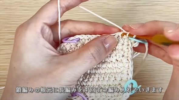 セリアの毛糸を編んでいくと