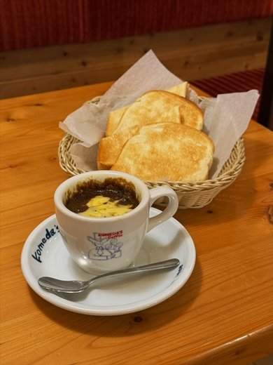 コメダには店舗限定のチーズカリートーストがある