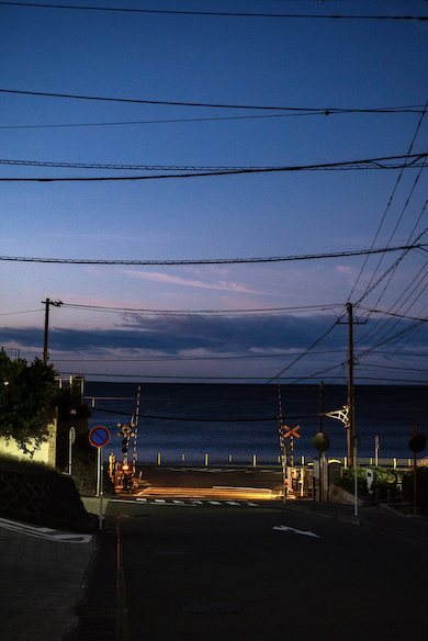 10月の鎌倉高校前踏切