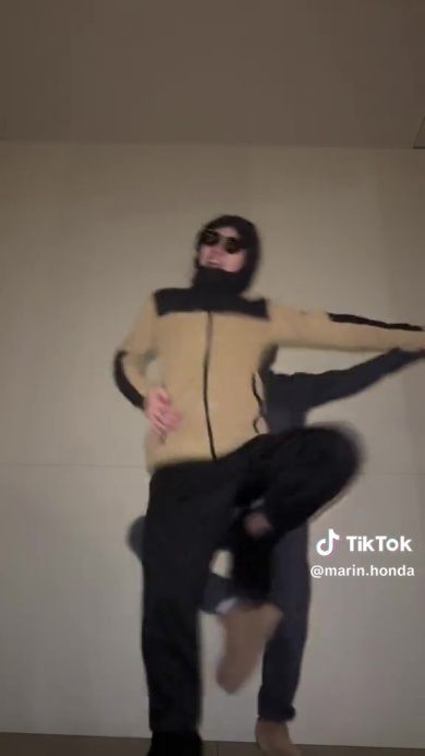 コミカルな動き