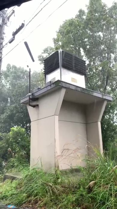 圧縮空気を放って曲を奏でるミュージックサイレン