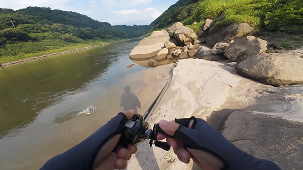 高山ダムでバス釣り