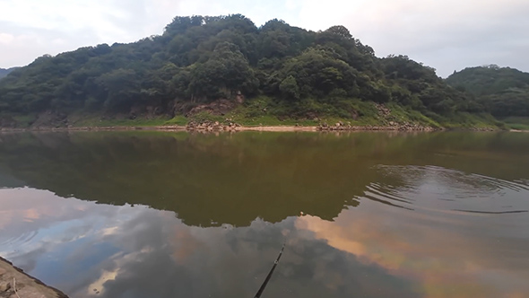 高山ダムでバス釣り