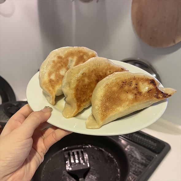 ジャンボ餃子　巨大料理　グルメ　調理　中華