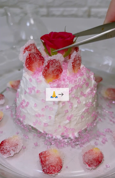 見た目も美しいバラスイーツの完成